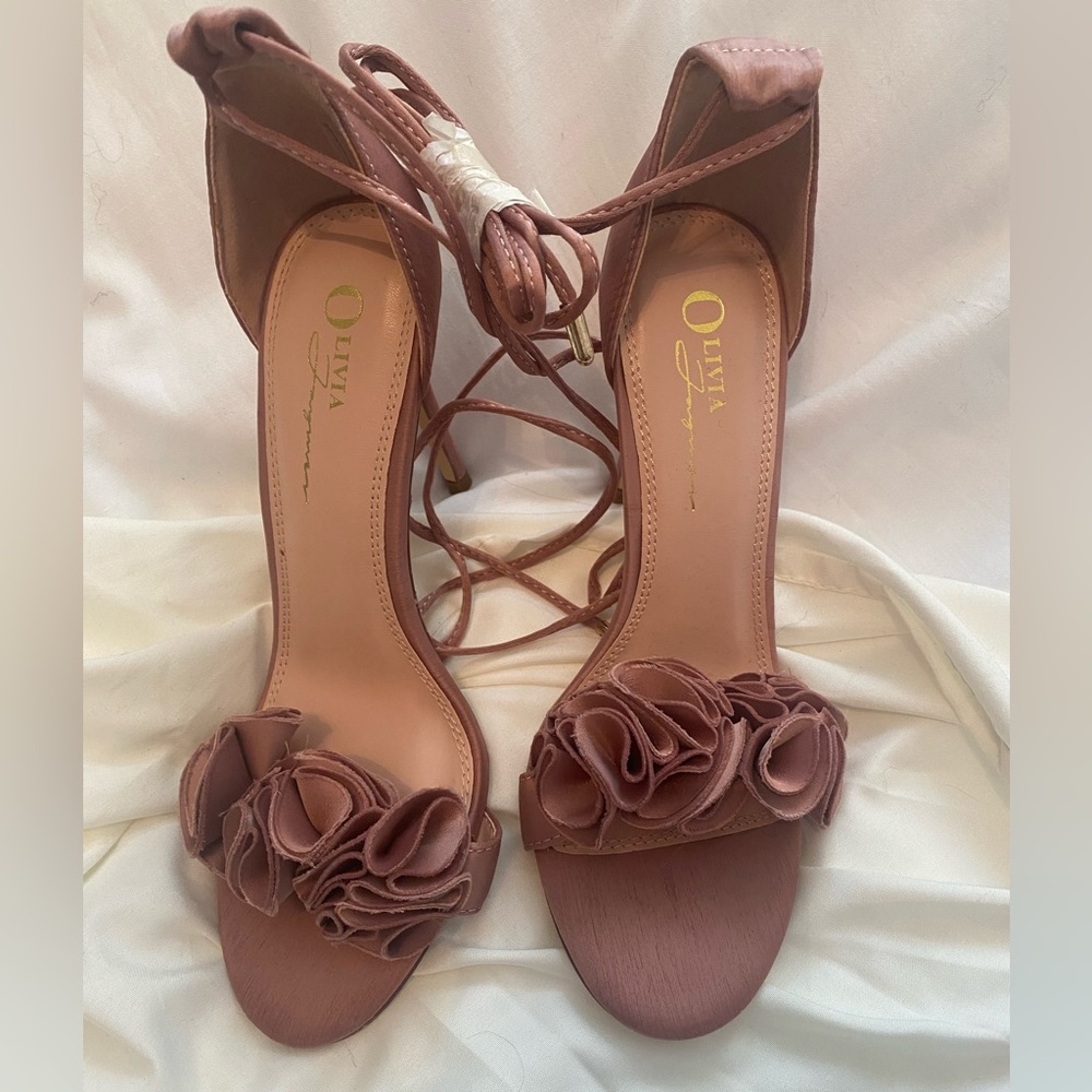 Pink open toe heels 🌸